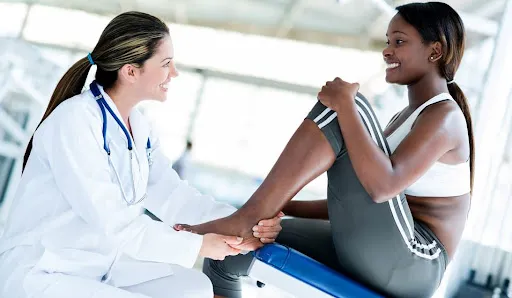 Orthopedic Doctors vs. Physiotherapists in Specialized Care: Who Suits Your Needs?